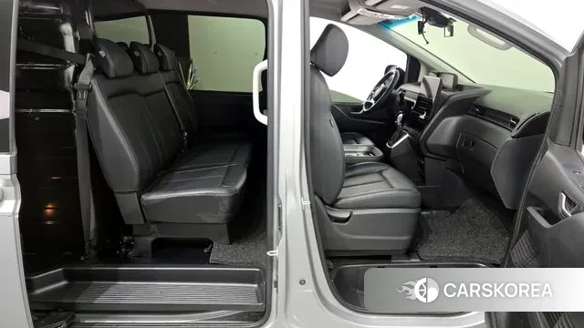 Hyundai Staria 2022 Серебряный из Кореи, фото 2