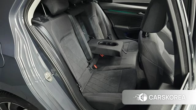 Volkswagen Golf 8th Generation 2024 Серый из Кореи, фото 2