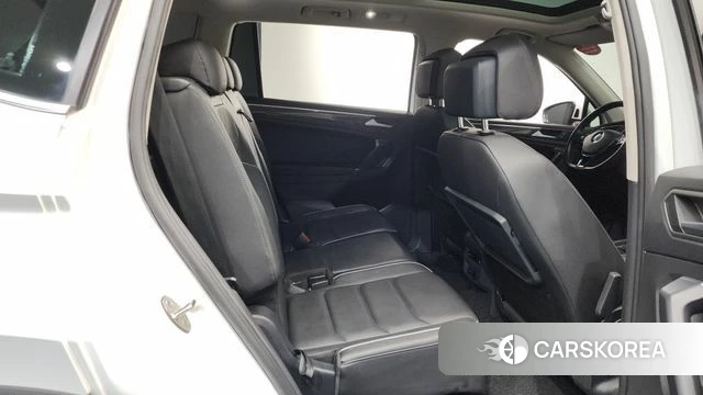 Volkswagen Tiguan Allspace 2020 Белый из Кореи, фото 2