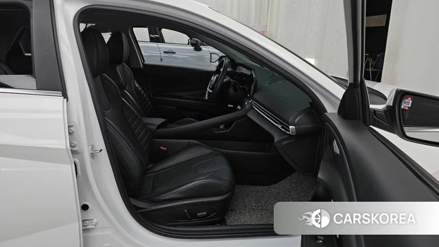 Hyundai The New Avante (CN7) 2023 Белый из Кореи, фото 2