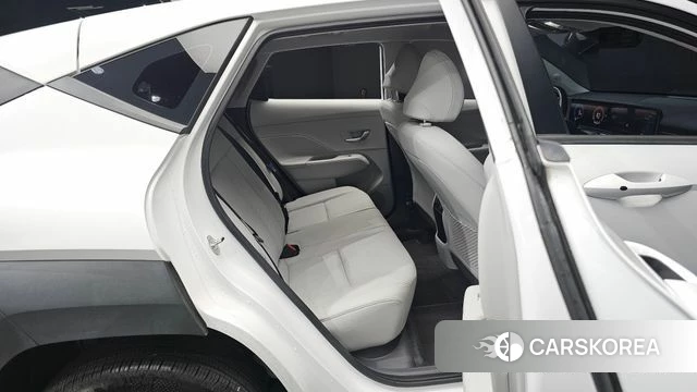 Hyundai Kona (SX2) 2024 Белый из Кореи, фото 2