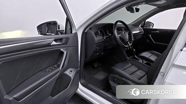 Volkswagen Tiguan second Generation 2020 Белый из Кореи, фото 2