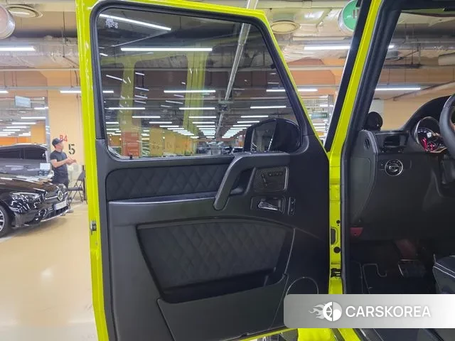 Mercedes-Benz G-Class W463 2018 Желтый из Кореи, фото 2