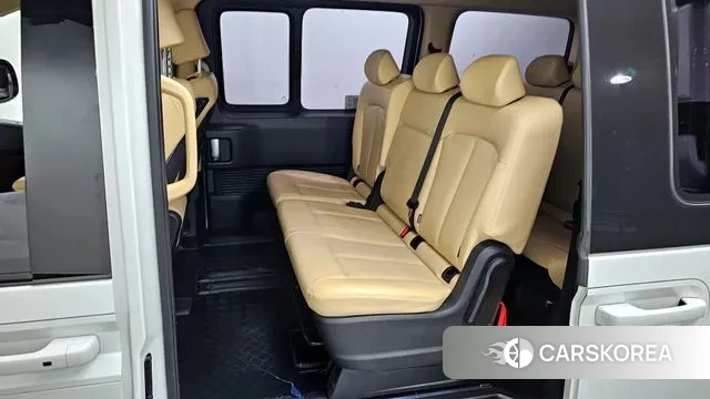 Hyundai Staria 2023 Белый из Кореи, фото 2