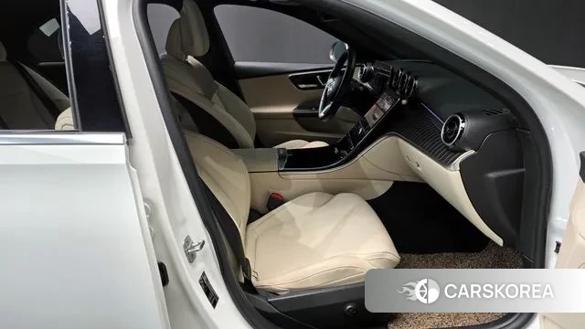 Mercedes-Benz C-Class W206 2024 Белый из Кореи, фото 2