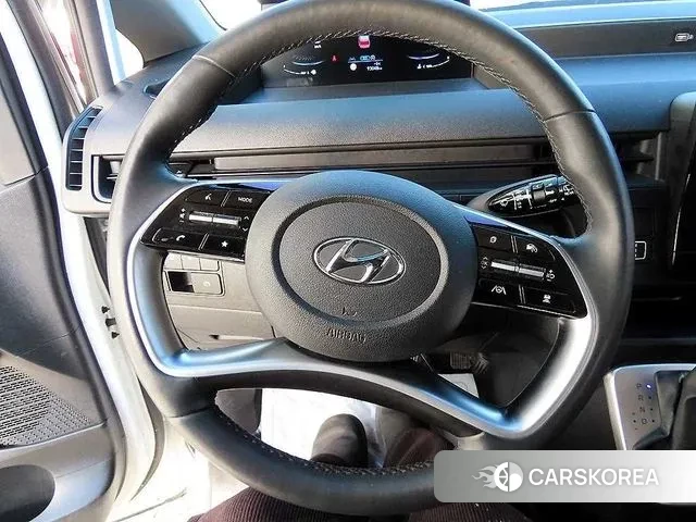 Hyundai Staria 2023 Белый из Кореи, фото 2