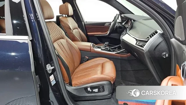 BMW X7 (G07) 2021 Черный из Кореи, фото 2