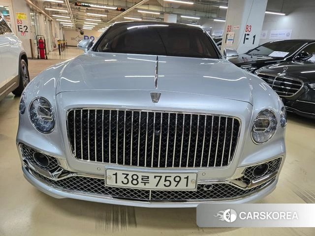 Bentley Flying Spur 3rd Generation 2021 Серебряный из Кореи, фото 2