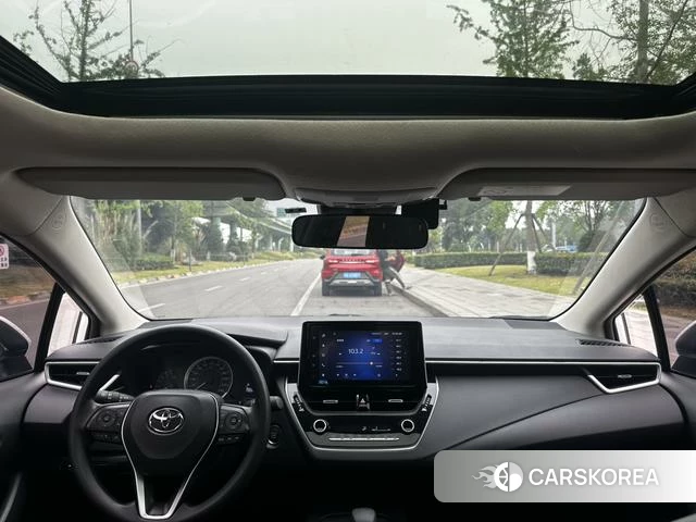 Toyota Corolla 2021 Белый из Китая, фото 2