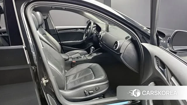 Audi New A3 2018 Черный из Кореи, фото 2