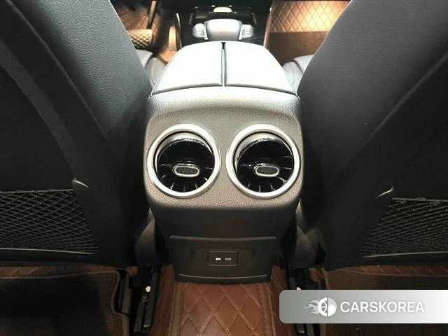 Mercedes-Benz Class A 2021 Белый из Китая, фото 2