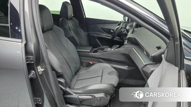 Peugeot 3008 second generation 2019 Черный из Кореи, фото 2