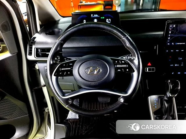 Hyundai Staria 2022 Серебристо-серый из Кореи, фото 2