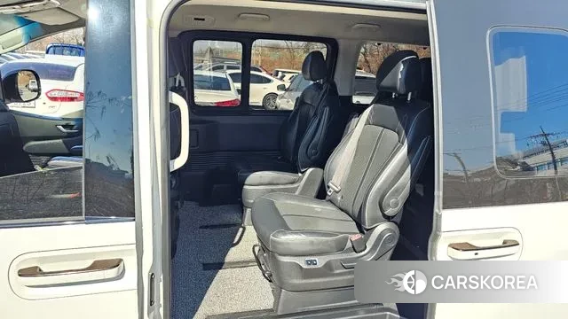 Hyundai Staria 2021 Белый из Кореи, фото 2