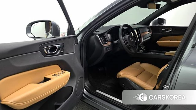 Volvo XC60 second Generation 2019 Серый из Кореи, фото 2