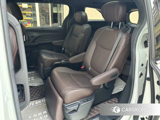 Toyota Saina 2024 Белый из Китая, фото 2