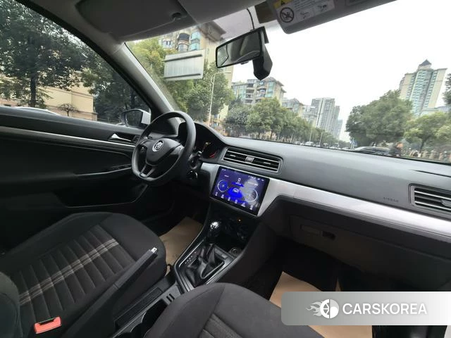 Volkswagen Lavida 2022 Белый из Китая, фото 2