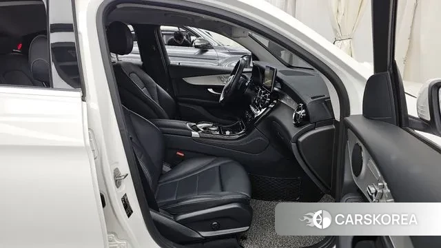 Mercedes-Benz GLC-Class X253 2018 Белый из Кореи, фото 2