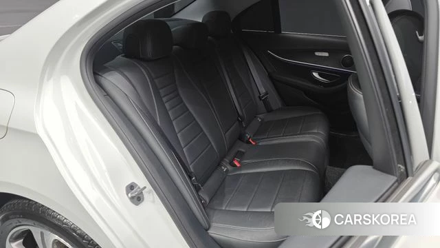 Mercedes-Benz E-Class W213 2019 Белый из Кореи, фото 2