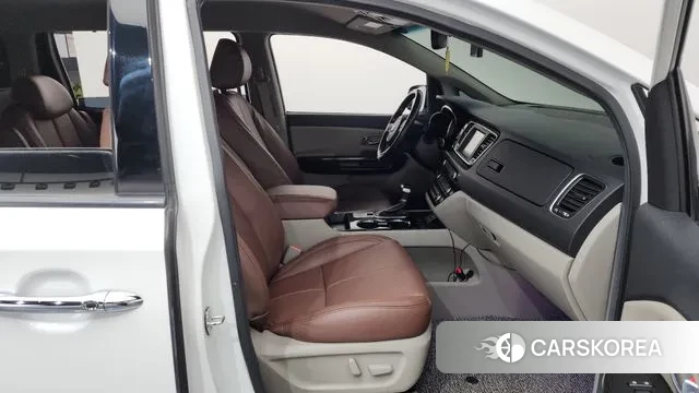 Kia The New Carnival 2018 Белый из Кореи, фото 2