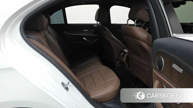 Mercedes-Benz E-Class W213 2021 Белый из Кореи, фото 2
