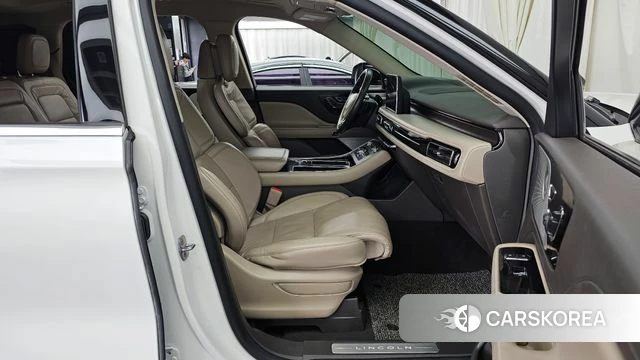 Lincoln Aviator 2nd generation 2021 Белый из Кореи, фото 2