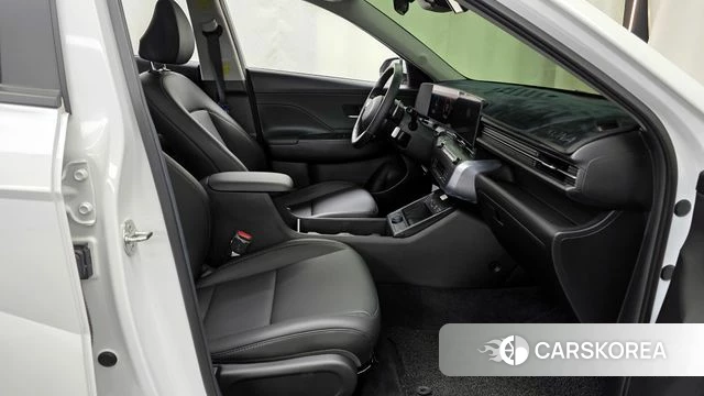 Hyundai Kona (SX2) 2024 Белый из Кореи, фото 2