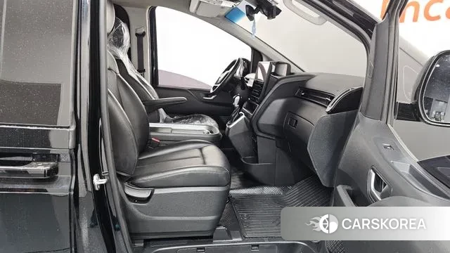 Hyundai Staria 2022 Черный из Кореи, фото 2