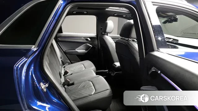 Audi Q3 (F3) 2023 Синий из Кореи, фото 2