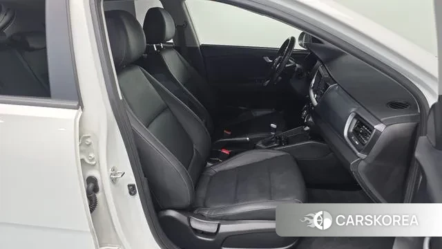 Kia Stonic 2019 Белый из Кореи, фото 2