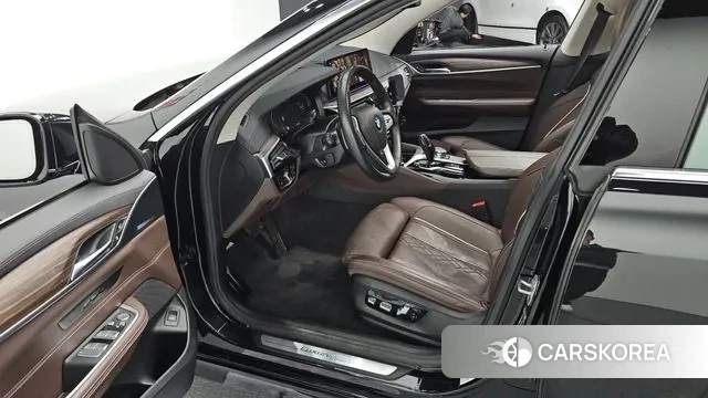 BMW 6 Series GT (G32) 2021 Черный из Кореи, фото 2