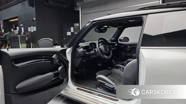 Mini Cooper S 2023 Белый из Кореи, фото 2