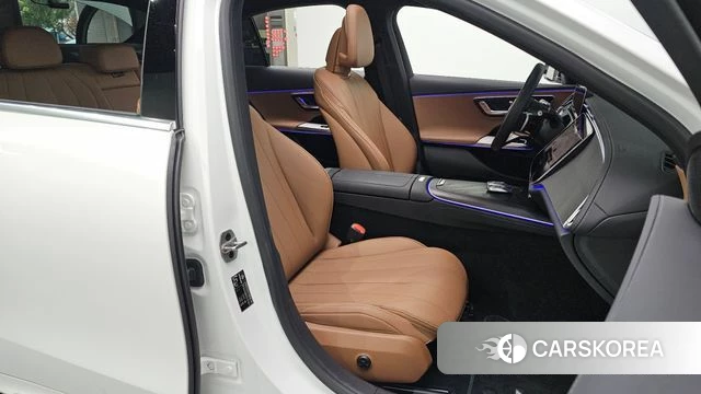 Mercedes-Benz E-Class W214 2025 Белый из Кореи, фото 2