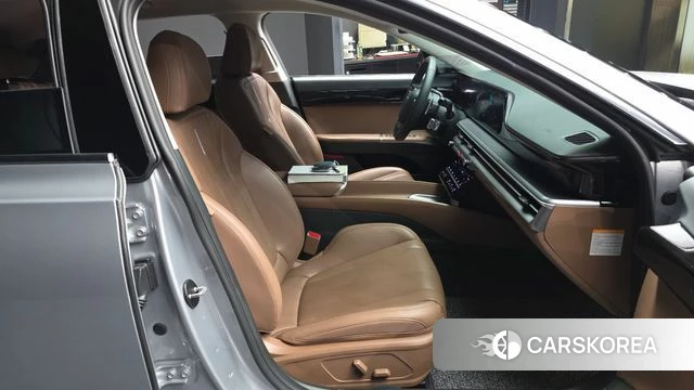 Hyundai Grandeur Hybrid (GN7) 2023 Серебристо-серый из Кореи, фото 2