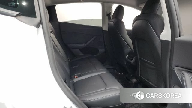 Tesla Model Y 2023 Белый из Кореи, фото 2
