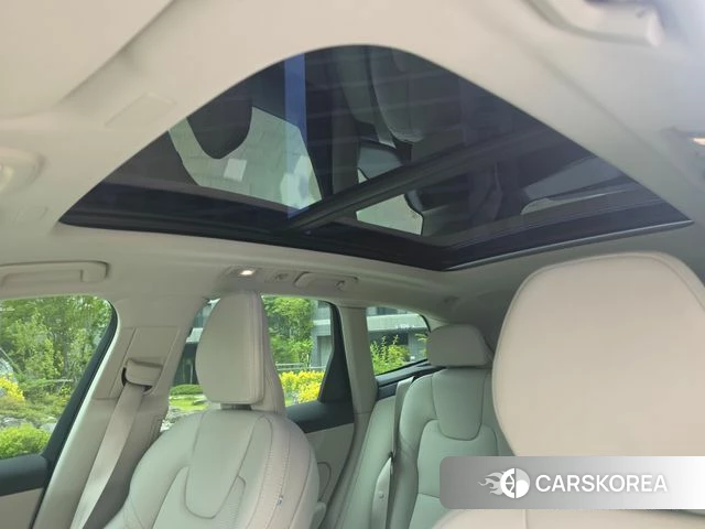 Volvo XC60 second Generation 2026 Белый из Кореи, фото 2