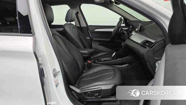 BMW X1 (F48) 2018 Белый из Кореи, фото 2