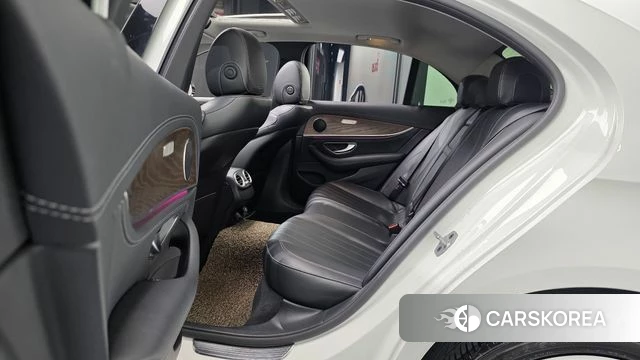 Mercedes-Benz E-Class W213 2019 Белый из Кореи, фото 2