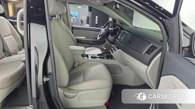Kia The New Carnival 2019 Черный из Кореи, фото 2