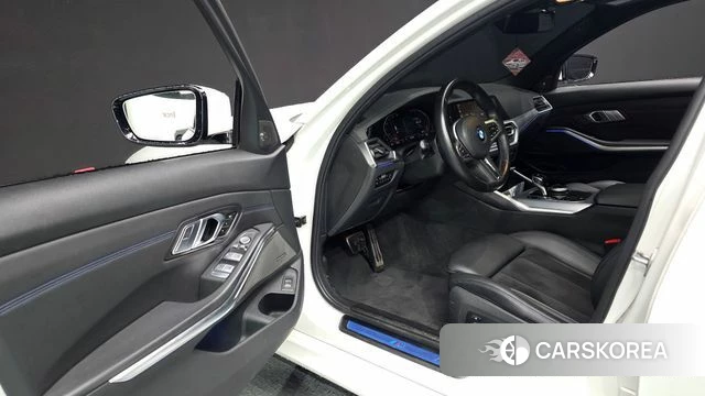 BMW 3 Series (G20) 2021 Белый из Кореи, фото 2