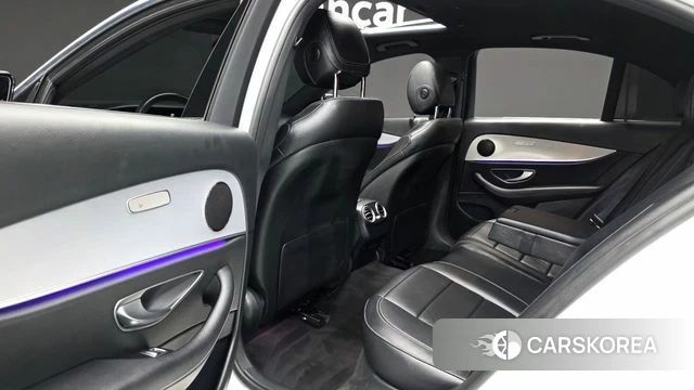 Mercedes-Benz E-Class W213 2021 Белый из Кореи, фото 2