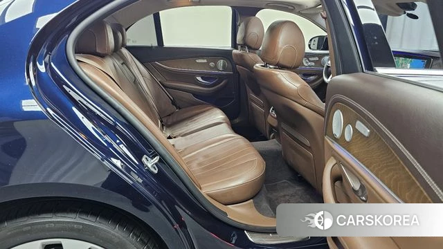 Mercedes-Benz E-Class W213 2019 Синий из Кореи, фото 2
