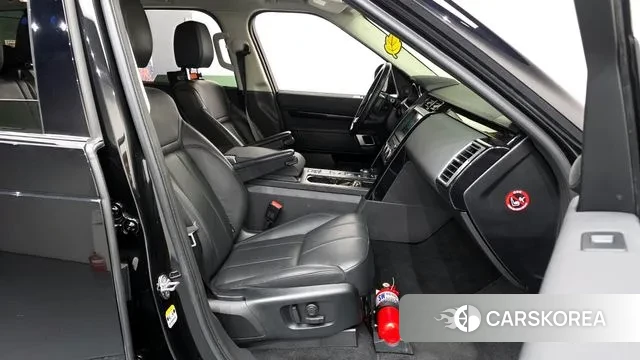Land Rover Discovery 5 2018 Черный из Кореи, фото 2