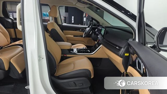 Kia Carnival 4th generation 2023 Белый из Кореи, фото 2