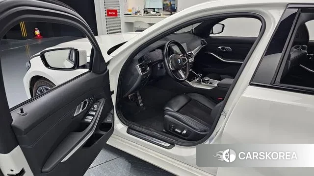 BMW 3 Series (G20) 2021 Белый из Кореи, фото 2