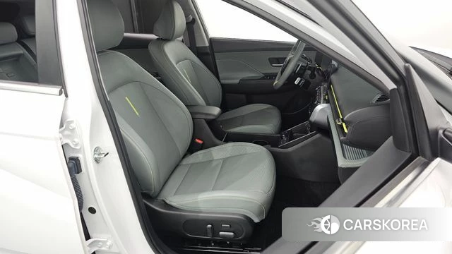 Hyundai Kona (SX2) 2025 Белый из Кореи, фото 2