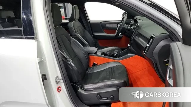 Volvo XC40 2021 Белый из Кореи, фото 2