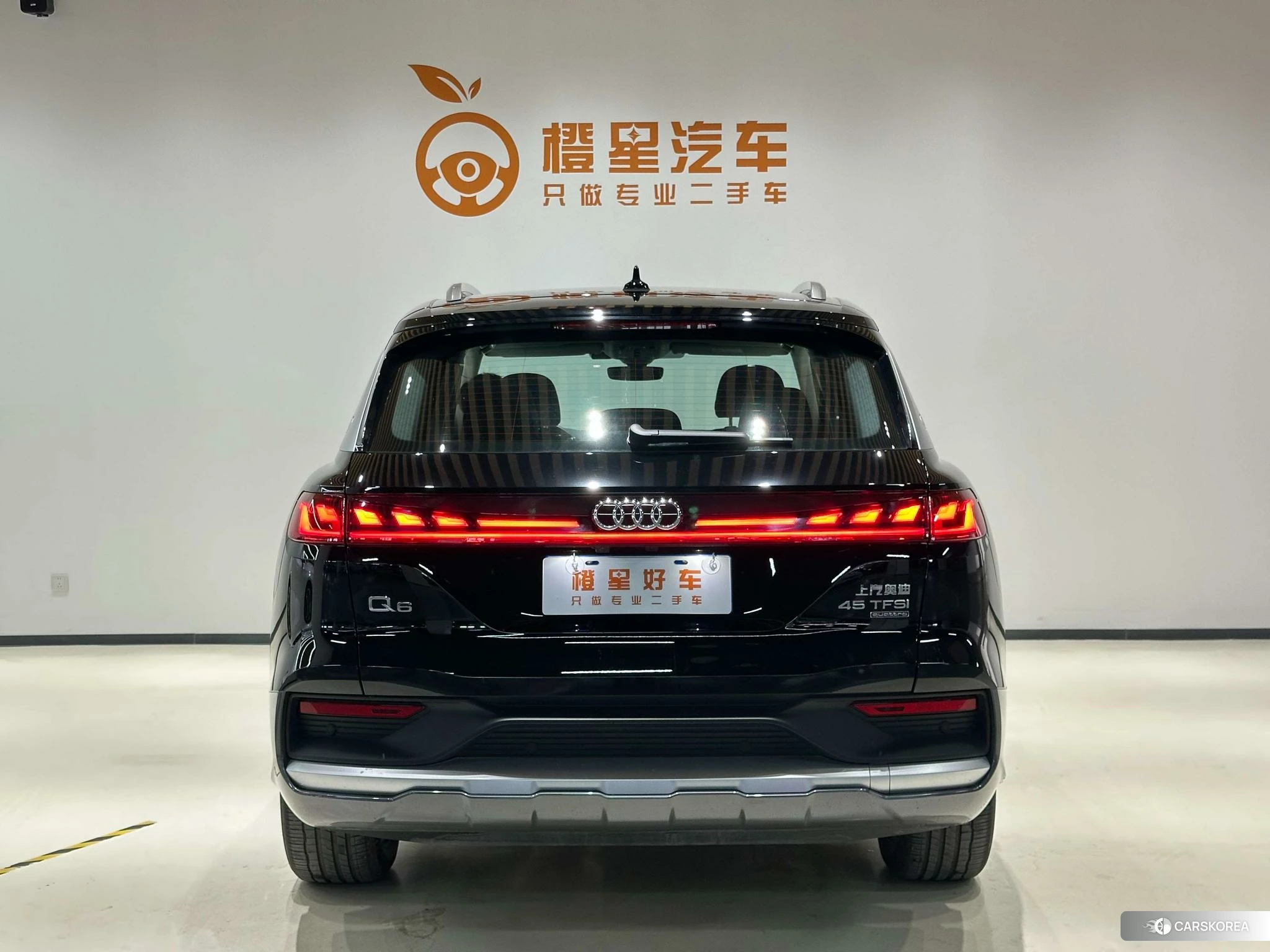 Audi Q6 2023 Черный из Китая, фото 2