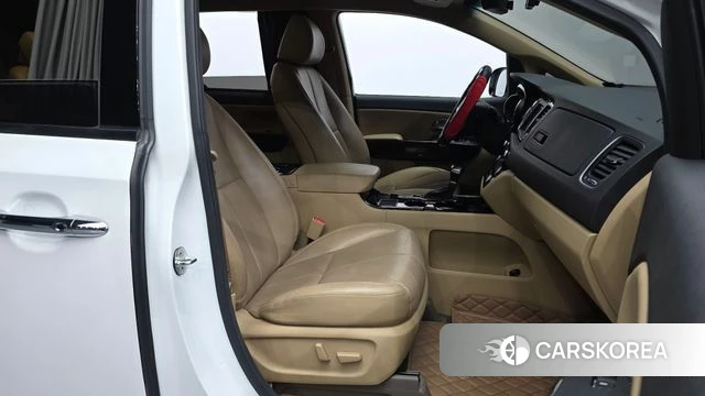 Kia The New Carnival 2018 Белый из Кореи, фото 2