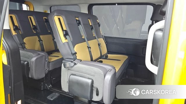 Hyundai Staria 2022 Желтый из Кореи, фото 2